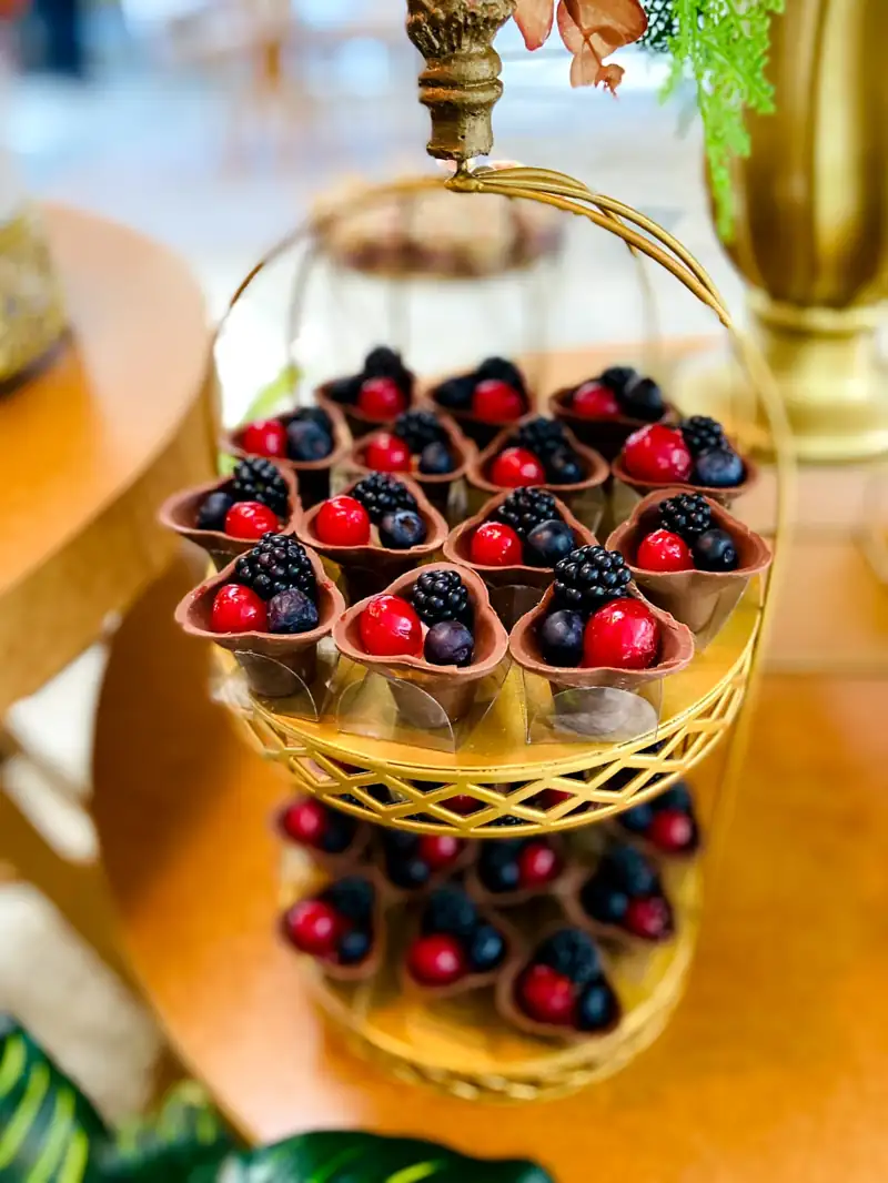 Trio de Frutas vermelhas com recheio de moça