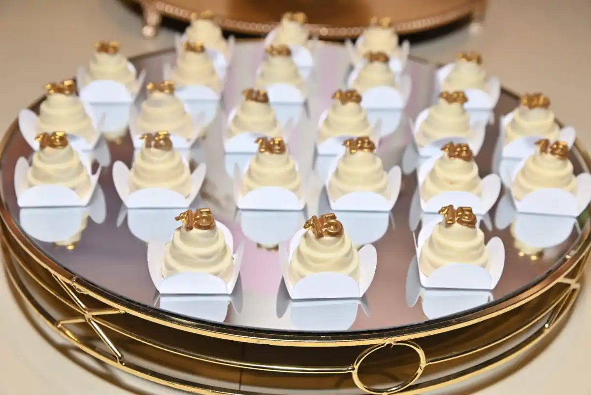 Mini Bolo — brigadeiro, doce de leite e limão